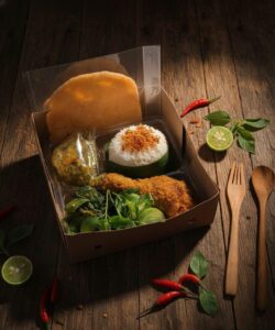 Nasi Kotak Jogja Ayam Serundeng
